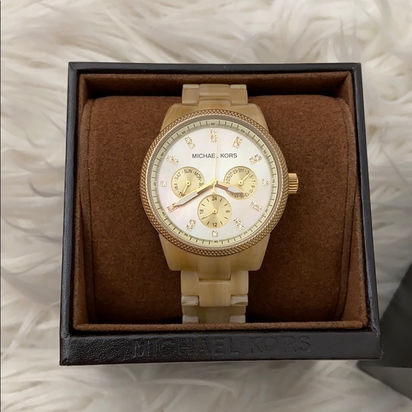 MOVING SALE! Michael Kors light tortoise shell watch - Picture 2 of 5